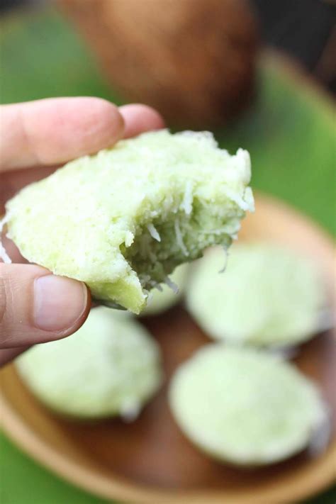 Un Peu Gay Dans Les Coings Petits G Teaux Indon Siens La Noix De Coco Kue Putu