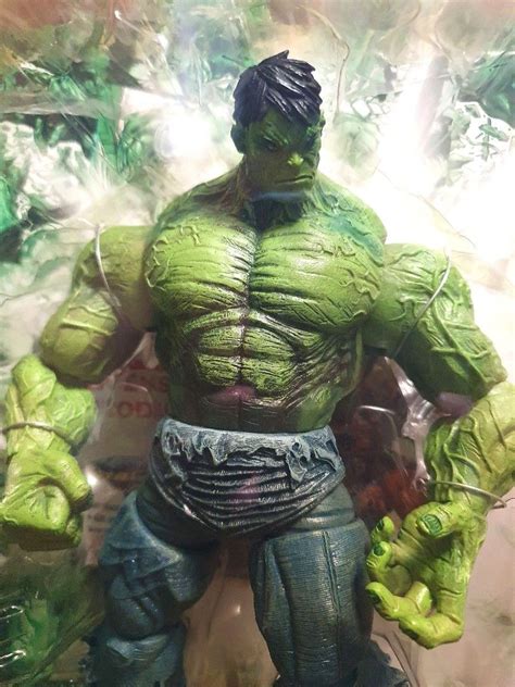 Marvel Select Unleashed Hulk Hobbies Toys Toys Games On Carousell