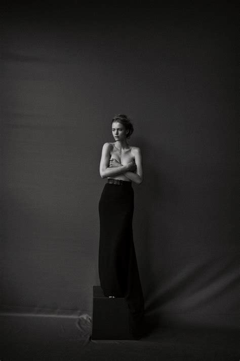 The Naked Truth Nadja Auermann Toni Garrn Luca Gajdus Julia Stegner Jana Drews Katrin