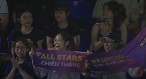 Danh tính hot girl xinh đẹp gây bão tại Mixi Cup tưởng lạ hóa ra nàng thơ quốc dân