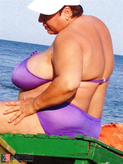 Granny Plumper Beach ZB Porn