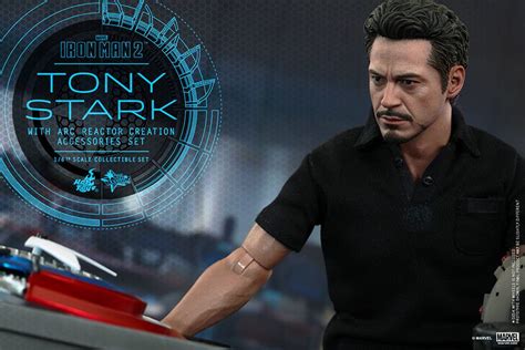Hot Toys Mms Iron Man Tony Stark W Arc Reactor Creation Accessories Hot Toys Complete