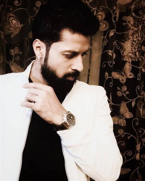 Santhosh Prathap Wiki, Biography, Age, Family, Movies, Images - News Bugz