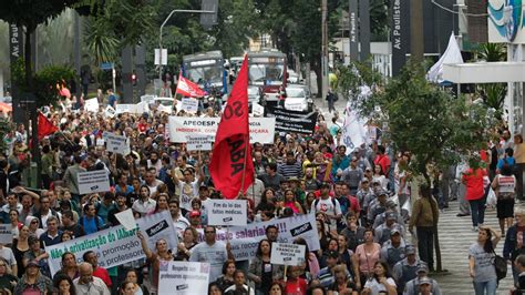 Fotos Professores da rede estadual de SP fazem manifestação na avenida