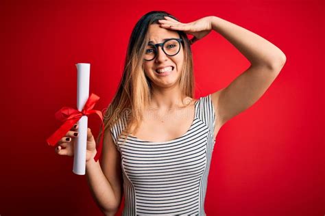 Junge Blonde Frau Mit Blauen Augen Mit Brillen Mit Diplom Abschluss Mit