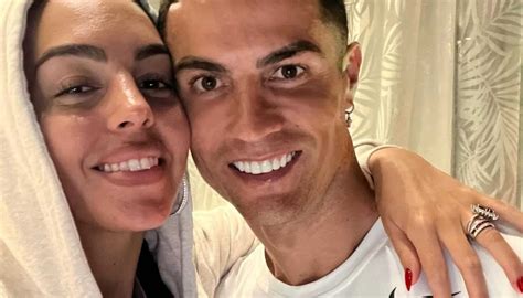 Tão Apaixonada Georgina Rodríguez Mostra Apoio A Cristiano Ronaldo No Al Nassr