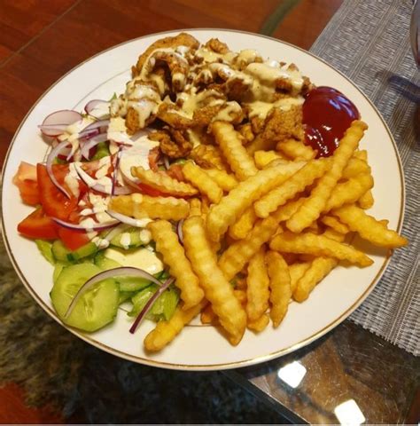 Przepis Kebab Gyros Na Talerzu Przepis Gotujmy Pl