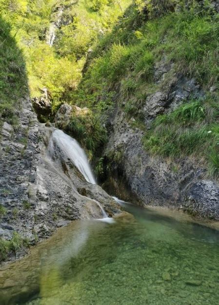 Lo Spettacolo Naturale Delle Buche Di Nese A Unora Da Milano Milano