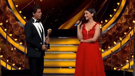 Alia Bhatt Shares Experience Of Working With Shahrukh In Dear Zindagi