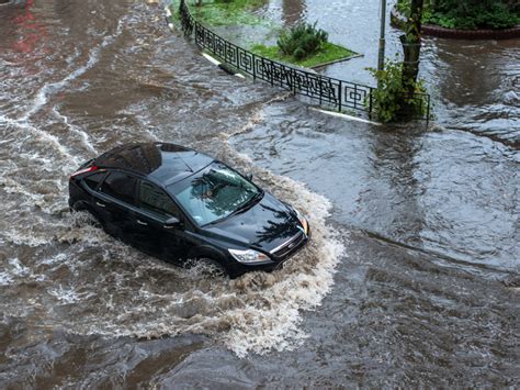 How Bad Is Water Flood Damage To A Car Car Retro