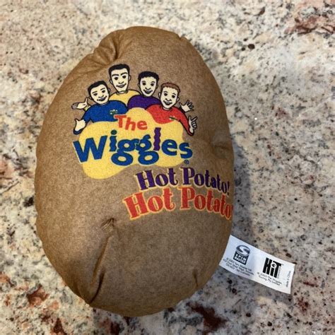 THE WIGGLES HOT Potato Hot Potato Singing Musical Plush Toy Toss Game 46 55 PicClick UK