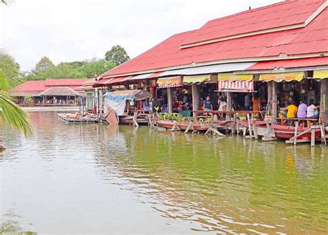 Sam Phan Nam Floating Market An Unlimited Shopping Experience In Hua