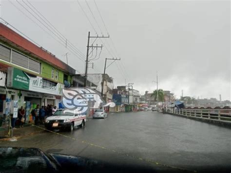 Intensa Lluvia Deja Afectaciones En 15 Colonias De Minatitlán