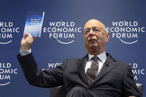 Navegando En La Cuarta Revolución Industrial Un Análisis De Klaus Schwab Intermedia Press