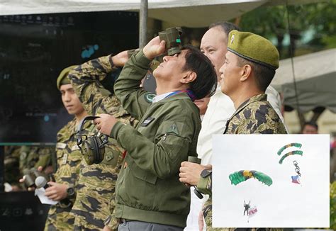 Marcos Lauds Armys Special Forces Regiment Airborne Malaya Business