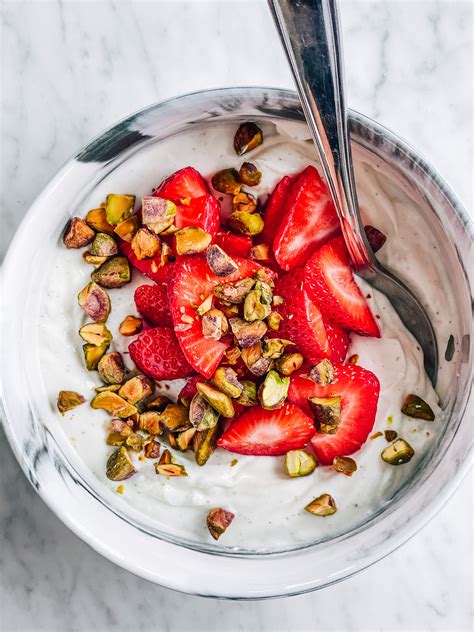 pistachio  strawberry greek yogurt bowl