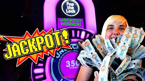 Crazy Claw Machine And Ticket Jackpot Wins At Dave And Buster S Youtube