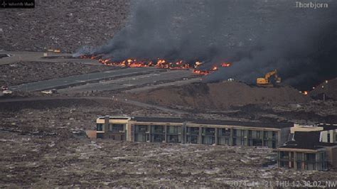 Iceland volcano eruption seen from plane | Fox Weather