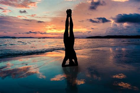 무료 이미지 People In Nature 하늘 물 반사 수평선 구름 바다 일몰 대양 고요한 사진술 체력