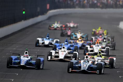 IndyCar meets with more potential engine manufacturers