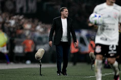 Escalação do Corinthians chega muitas mudanças no time titular