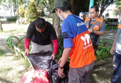 World Clean Up Day Relawan Kemandirian Ikut Aksi Bersih Bersih Yatim