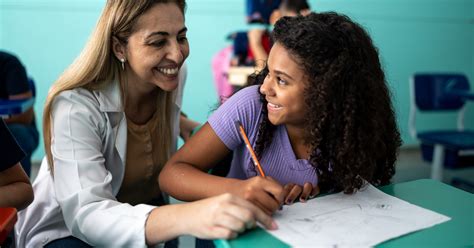 Professores Em Foco Livro Re Ne Reflex Es Sobre A Carreira Docente