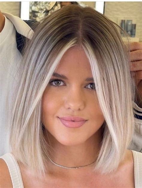 Dark Roots Blonde Hair Balayage Blonde Hair With Roots Dark Blonde