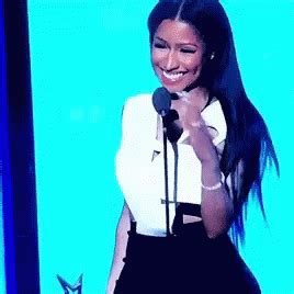 Smile Nicki Minaj GIF - Smile Nicki Minaj Performance - Discover ...