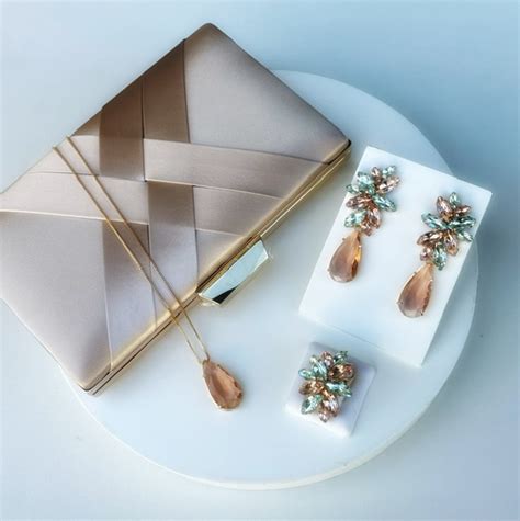 Kit Clutch Anel brinco e Colar nude azul Mania de Mulher Acessórios de Moda para Festas