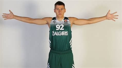 Steal of the Night: Edgaras Ulanovas, Zalgiris Kaunas - YouTube