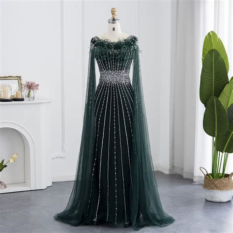 Luxury Feathers Silver Nude Dubai Evening Dress With Long Cape Sleeves Elegant Floor Length