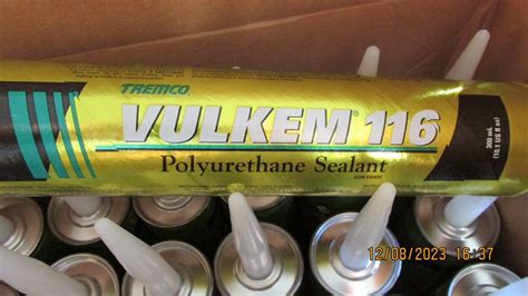 Tremco Vulkem 116 White 101 Oz Case Of 30 Polyurethane Caulk