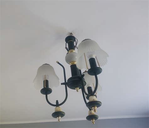 Abażury i klosze do lamp szklane mocowane do lampy wiszącej Niska