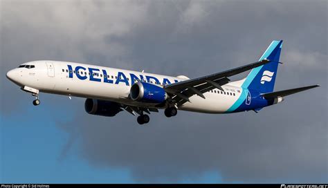 TF ICC Icelandair Boeing 737 9 MAX Photo By Sid Holmes ID 1518277