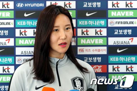 다시 태극마크 단 여자축구 수문장 김정미 뉴스1