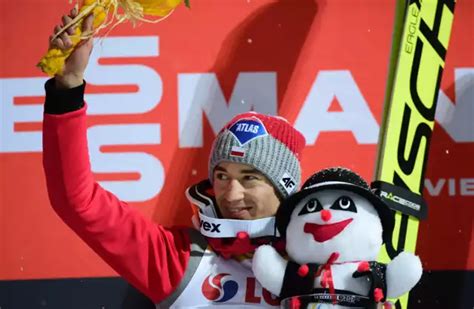 Puchar Świata w Wiśle Kamil Stoch wygrał w z bolącym kolanem WYNIKI