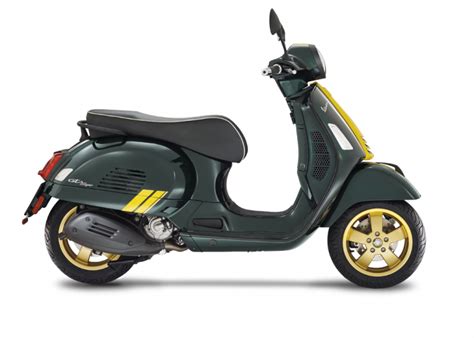 Vespa Gts Super 300 Racing Sixties En Vente à Sainte Thérèse R