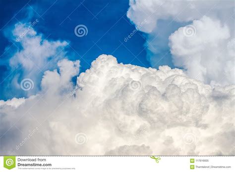 Cielo Y Nubes Hermosos Como El Fondo Imagen De Archivo Imagen De Azul