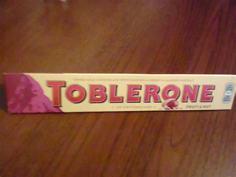 Почему шоколадки Toblerone сделаны в виде треугольника?