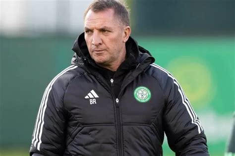 Rod Stewart gives Celtic ultras the finger after hostile welcome to ...