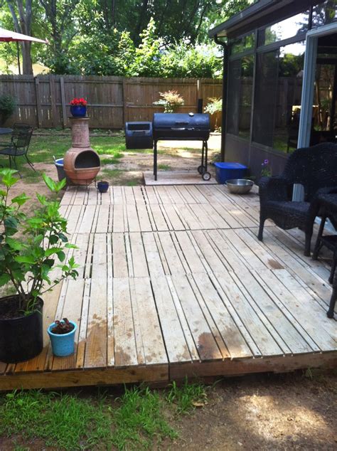 The Crafty Life Pallet Deck