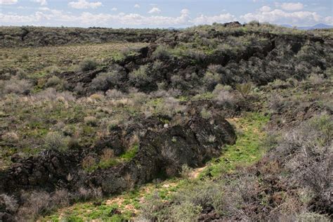 Aden Crater and Lava Flow: Rugged Wonderland Tour | Monuments to Main ...