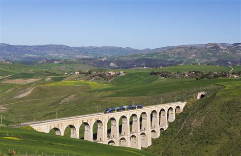 Ale Der Fs Zwischen Caltanissetta Xirbi Und Caltanissetta Centrale