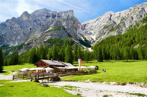 Malga Foresta La Perla A Due Passi Dal Lago Di Braies Escursione