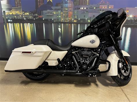 Harley Davidson Street Glide Special 2022 FLHXS 647232N White Sand