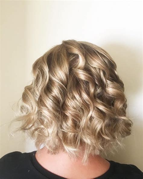 49 Curled Hairstyles That Ll Make You Grab Your Hair Curling Wand