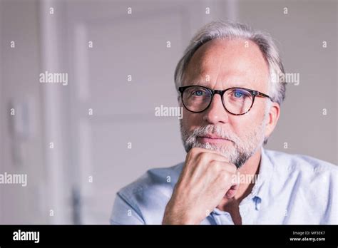 Mature Wearing Glasses Close Up Hi Res Stock Photography And Images Alamy