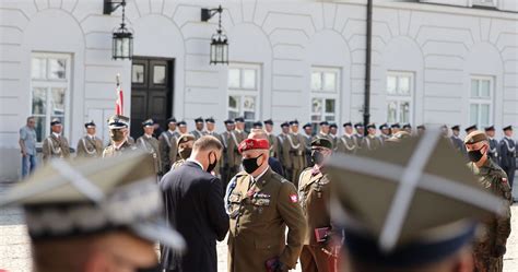 Prezydent wręczył awanse generalskie oficerom Wojska Polskiego Kiwy pl