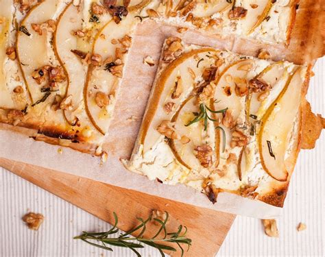 Flammkuchen Mit Ziegenk Se Und Birnen Foodist